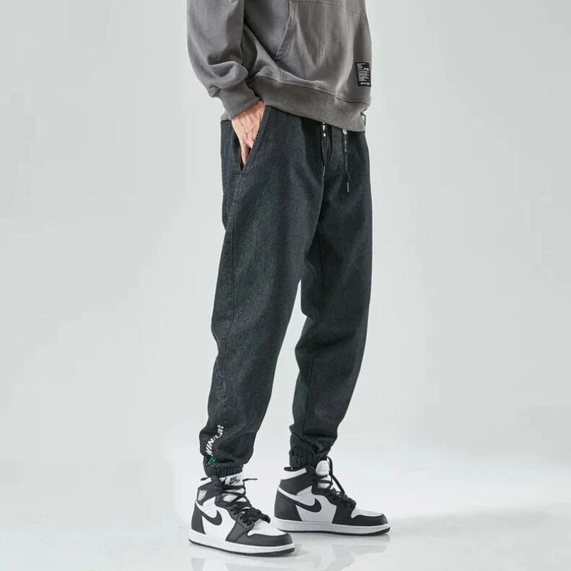 Esmaro Joggers