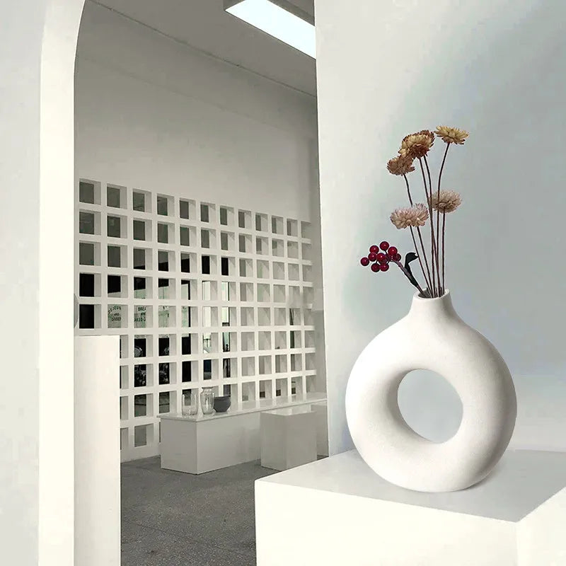 Cubara Circular Ceramic Vase