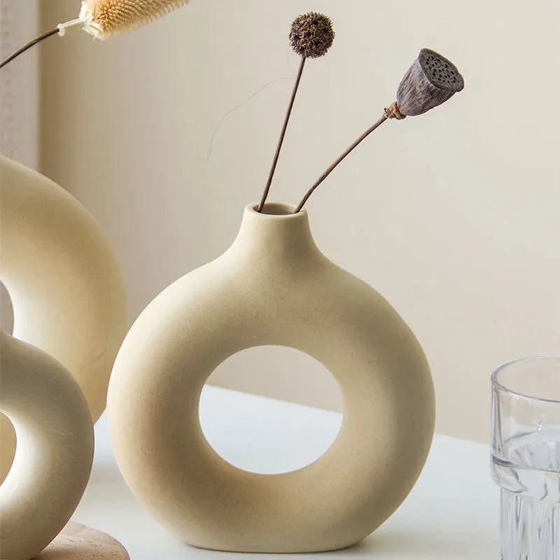 Cubara Circular Ceramic Vase